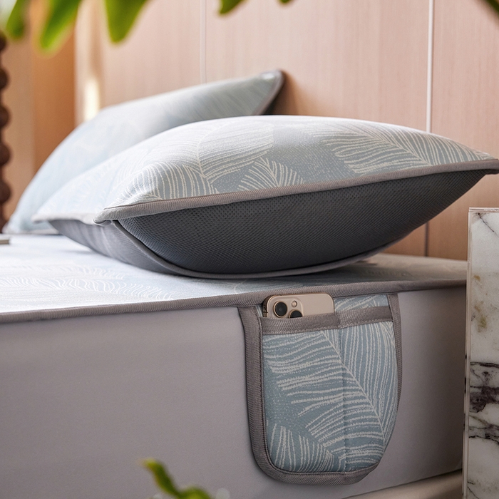 91家纺网 家纺一手货源 找家纺 千朵森 2026新款A类抗菌冰岛冰感丝床笠款凉席三件套 风格二 冰岛-暮夜蓝