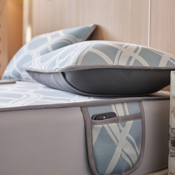 91家纺网 家纺一手货源 找家纺 千朵森 2026新款A类抗菌冰岛冰感丝床笠款凉席三件套 风格二 冰岛-晴空蓝