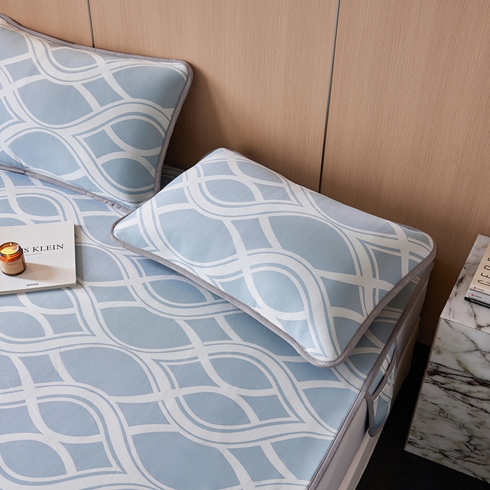 91家纺网 家纺一手货源 找家纺 千朵森 2026新款A类抗菌冰岛冰感丝床笠款凉席三件套 风格二 冰岛-晴空蓝