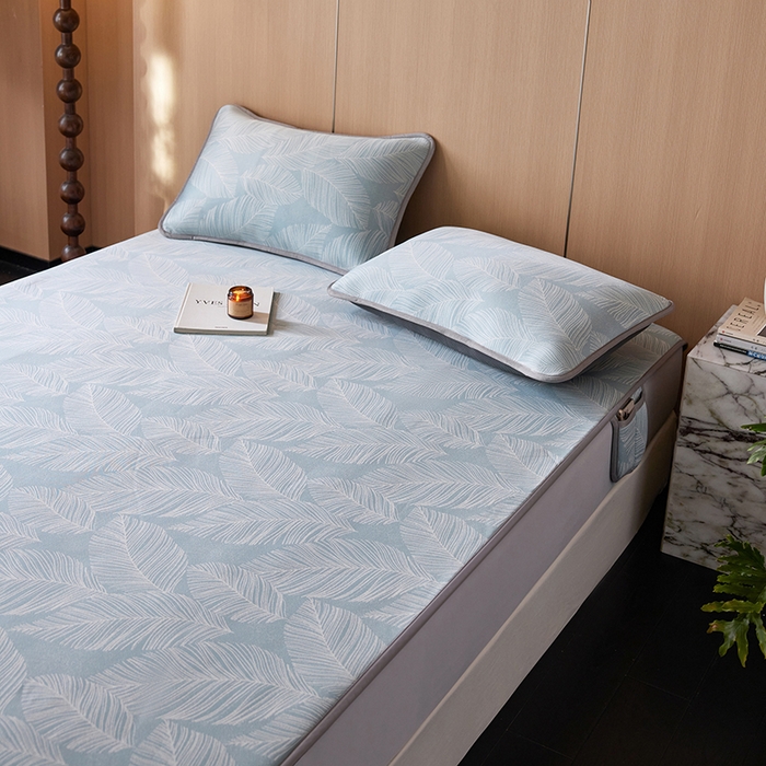 91家纺网 家纺一手货源 找家纺 千朵森 2026新款A类抗菌冰岛冰感丝床笠款凉席三件套 风格二 冰岛-暮夜蓝