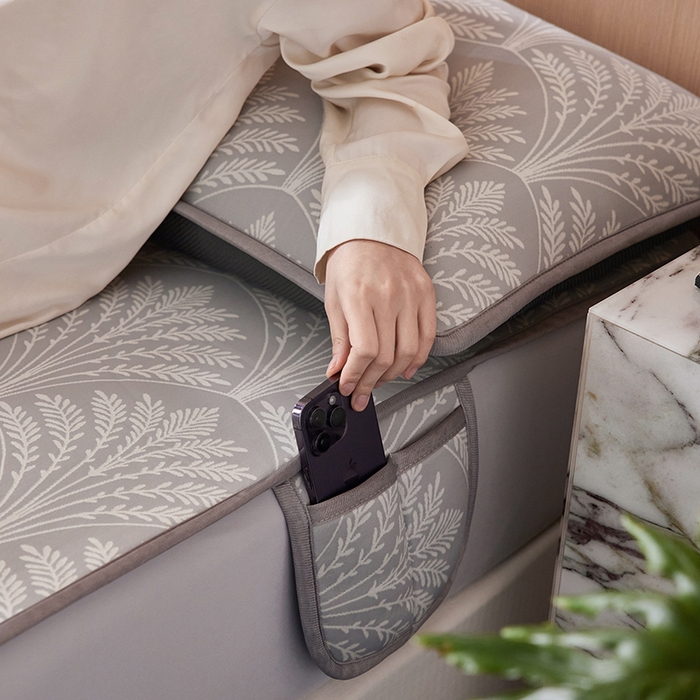 91家纺网 家纺一手货源 找家纺 千朵森 2026新款A类抗菌冰岛冰感丝床笠款凉席三件套 风格二 冰岛-山梗灰