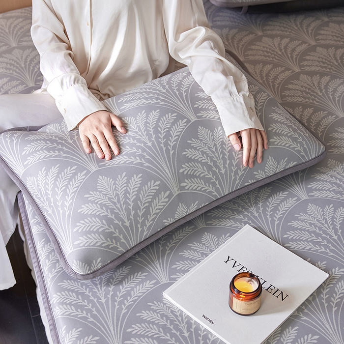 91家纺网 家纺一手货源 找家纺 千朵森 2026新款A类抗菌冰岛冰感丝床笠款凉席三件套 风格二 冰岛-山梗灰