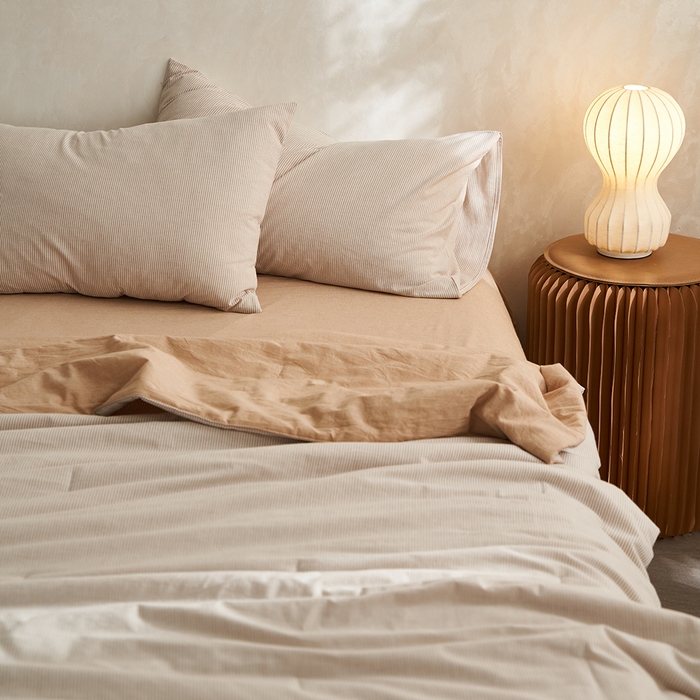 91家纺网 家纺一手货源 找家纺 千朵森 2026新款A类全棉色织水洗棉夏被夏被四件套 秋叶桔细条纹