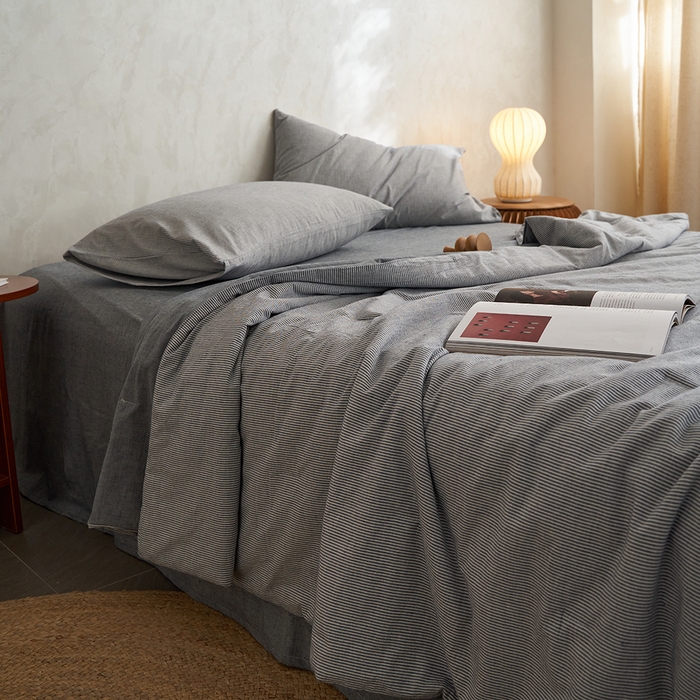 91家纺网 家纺一手货源 找家纺 千朵森 2026新款A类全棉色织水洗棉夏被夏被四件套 牛仔蓝细条纹