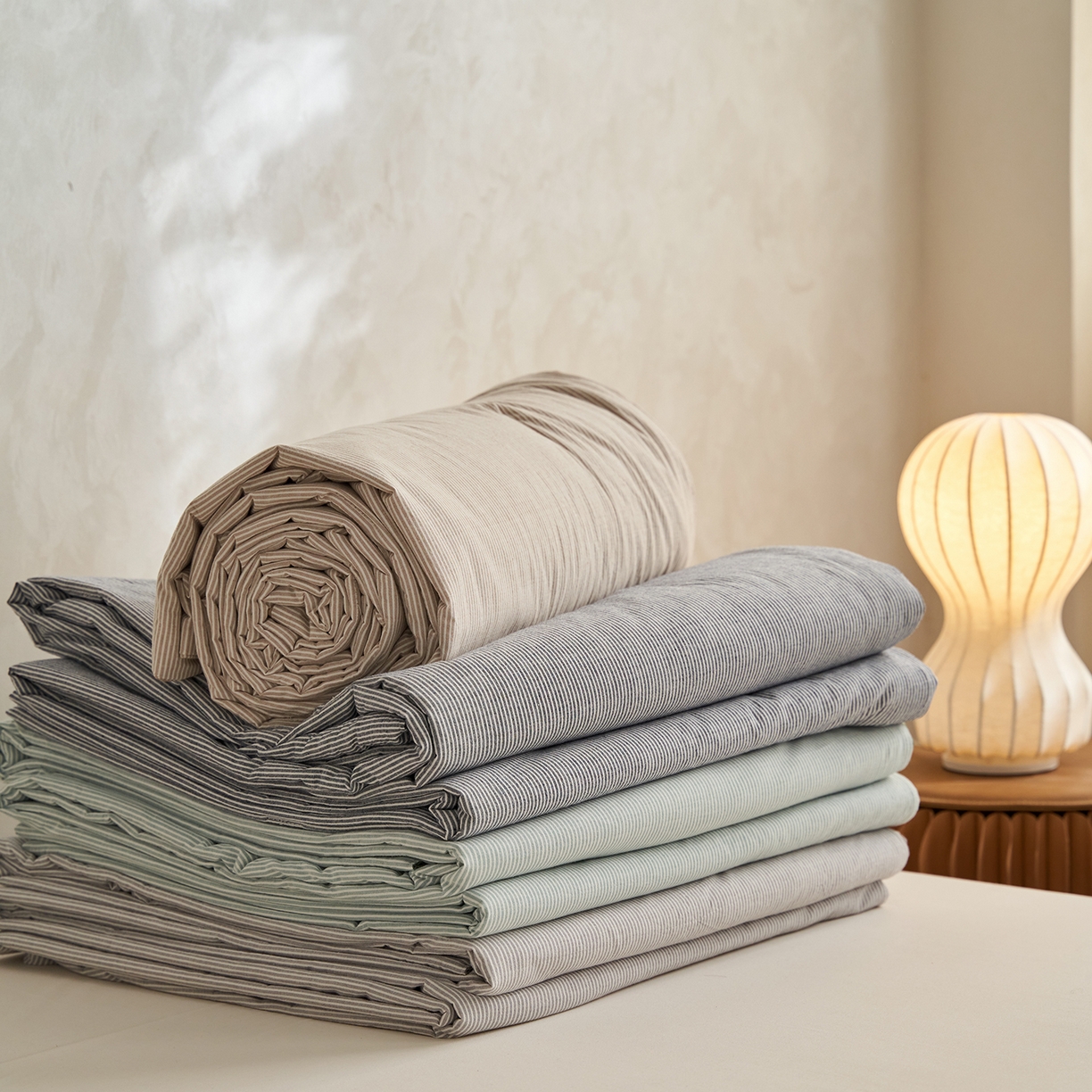 91家纺网 家纺一手货源 找家纺 千朵森 2026新款A类全棉色织水洗棉夏被夏被四件套 叠拍图