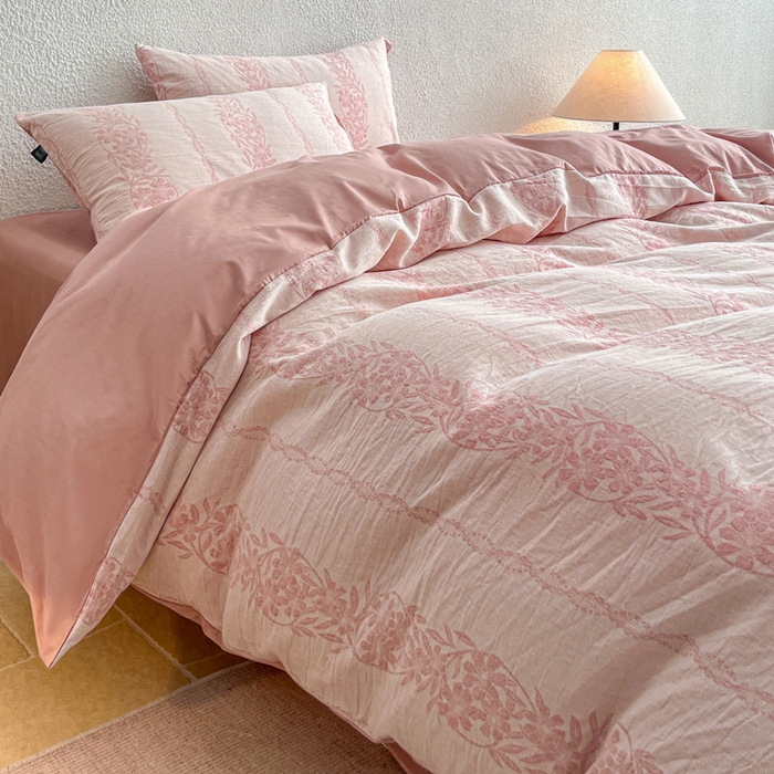 91家纺网 家纺一手货源 找家纺 恋人优选 2026新款全棉纯棉三层提花四件套 花蔓吟-粉