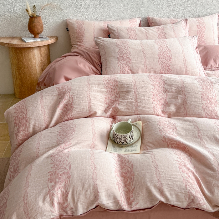 91家纺网 家纺一手货源 找家纺 恋人优选 2026新款全棉纯棉三层提花四件套 花蔓吟-粉