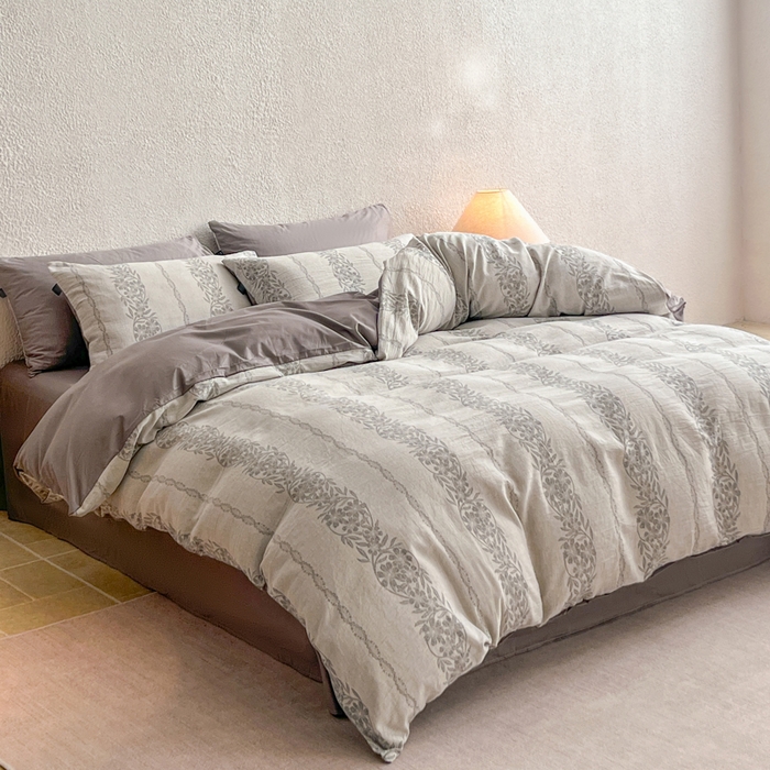 91家纺网 家纺一手货源 找家纺 恋人优选 2026新款全棉纯棉三层提花四件套 花蔓吟-灰