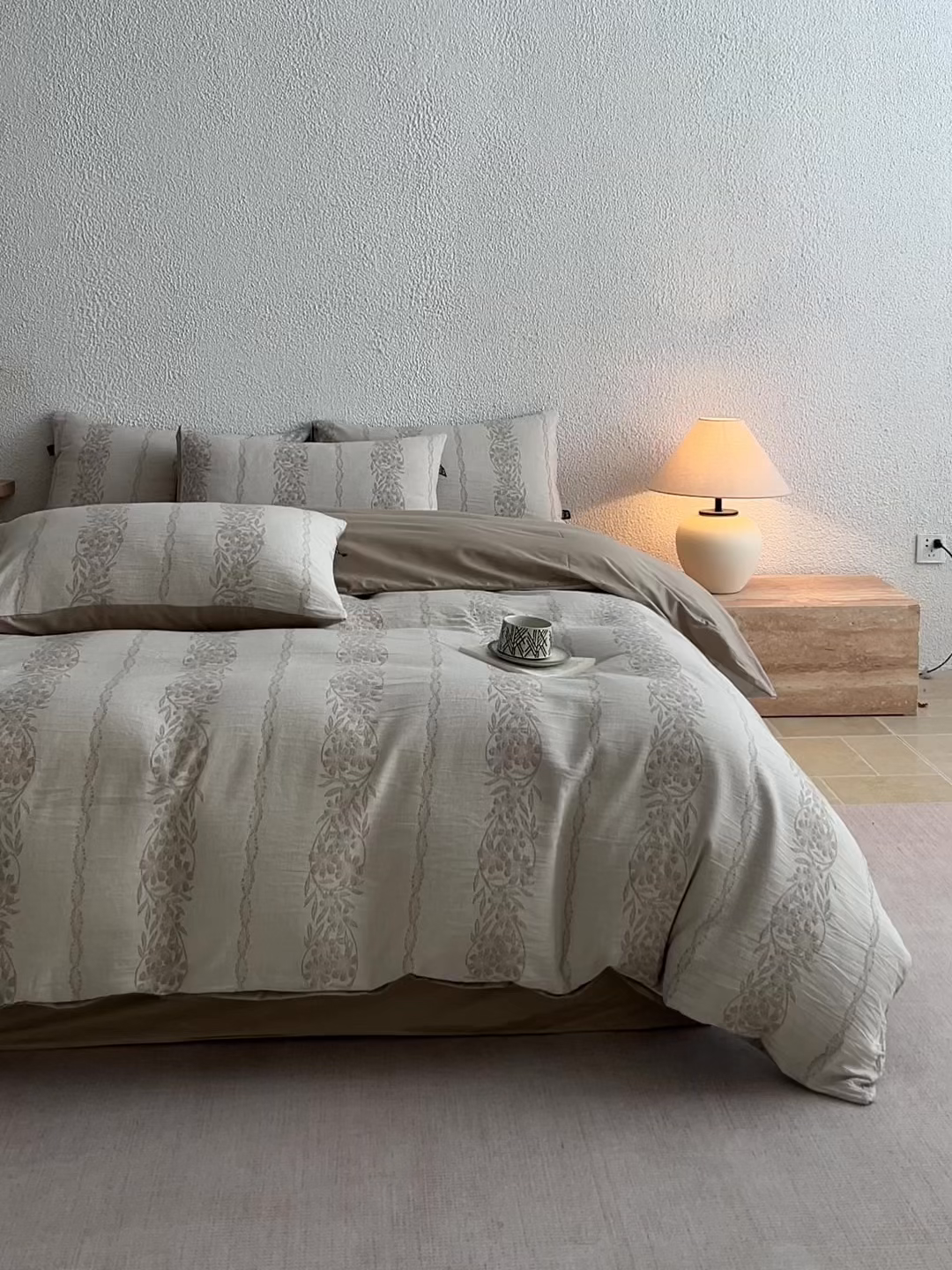 91家纺网 家纺一手货源 找家纺 恋人优选 2026新款全棉纯棉三层提花四件套 花蔓吟-灰