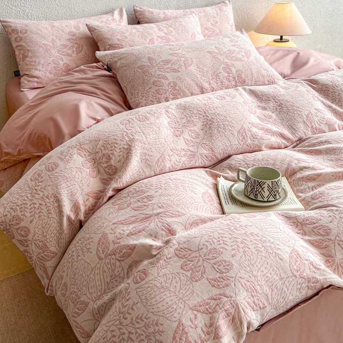 91家纺网 家纺一手货源 找家纺 恋人优选 2026新款全棉纯棉三层提花四件套 茎叶时光-粉