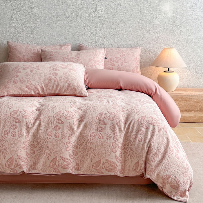 91家纺网 家纺一手货源 找家纺 恋人优选 2026新款全棉纯棉三层提花四件套 茎叶时光-粉