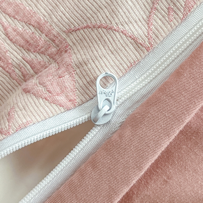 91家纺网 家纺一手货源 找家纺 恋人优选 2026新款全棉纯棉三层提花四件套 茎叶时光-粉