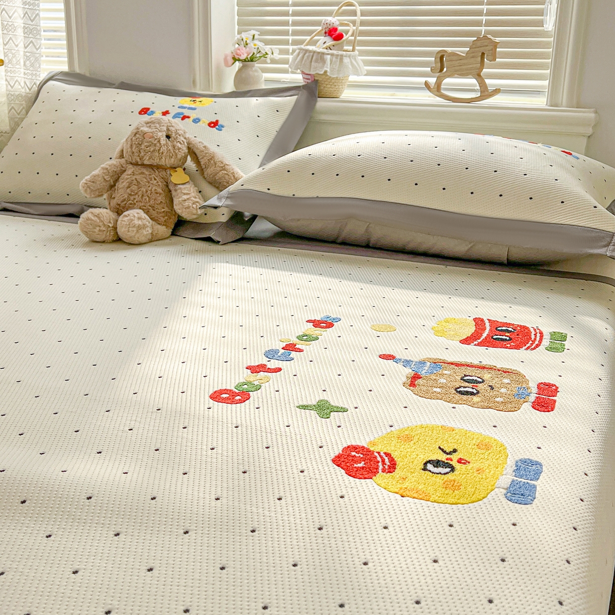 91家纺网 家纺一手货源 找家纺 十里居 2026新款A类凉感PE毛巾绣提花凉席席子-奶酪饼干系列 奶酪饼干-波点白