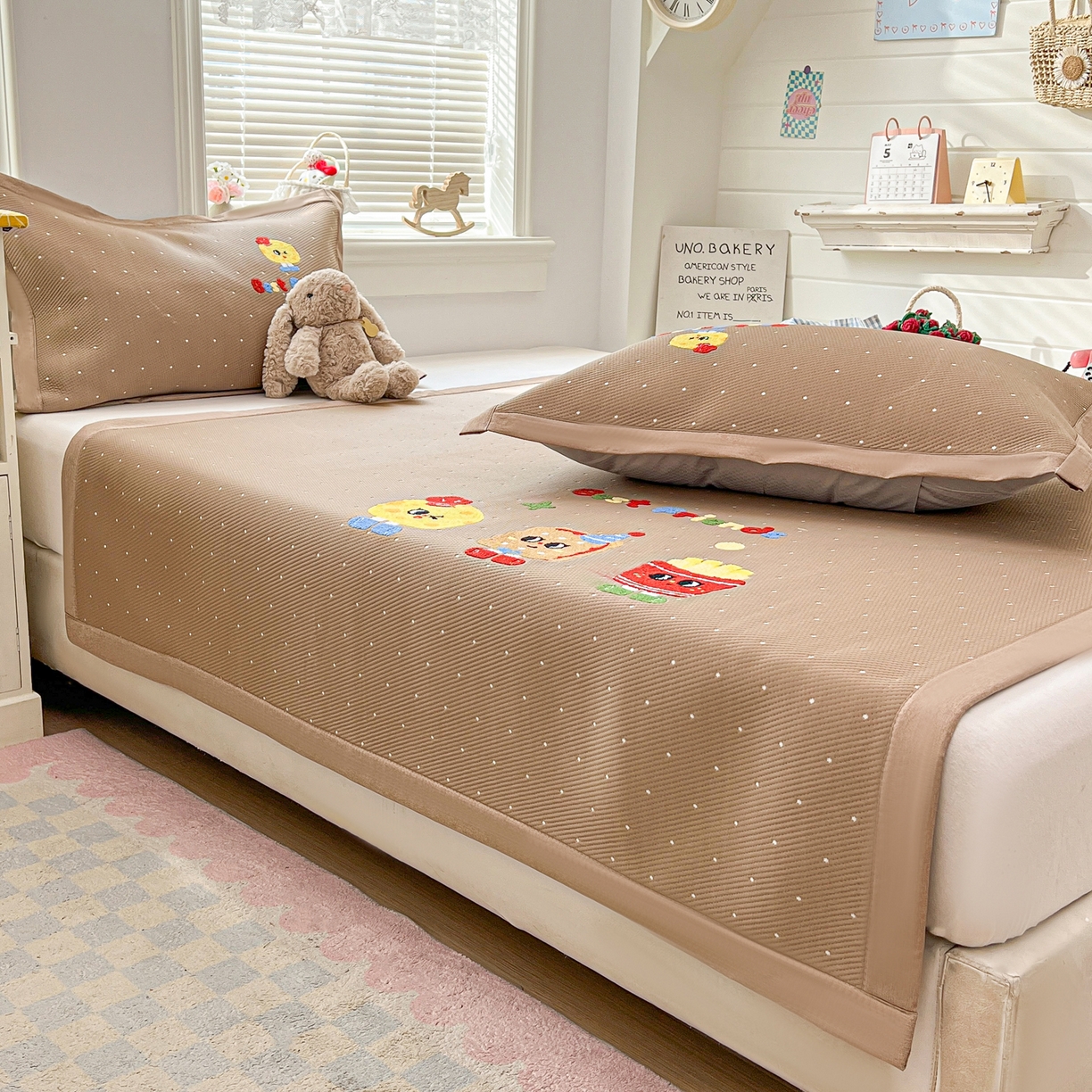 91家纺网 家纺一手货源 找家纺 十里居 2026新款A类凉感PE毛巾绣提花凉席席子-奶酪饼干系列 奶酪饼干-波点咖