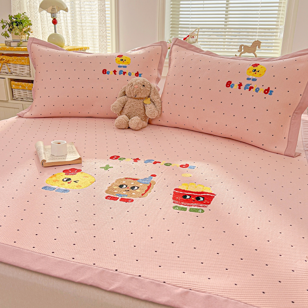 91家纺网 家纺一手货源 找家纺 十里居 2026新款A类凉感PE毛巾绣提花凉席席子-奶酪饼干系列 奶酪饼干-波点粉