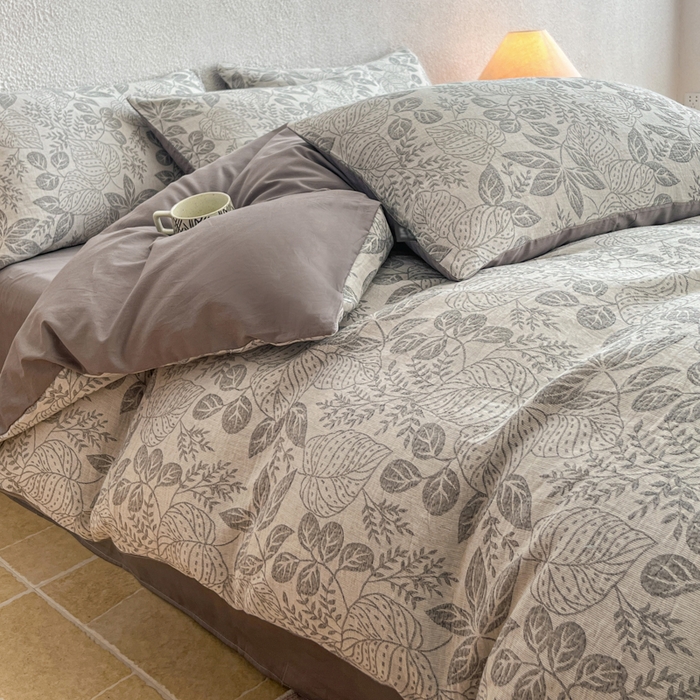 91家纺网 家纺一手货源 找家纺 恋人优选 2026新款全棉纯棉三层提花四件套 茎叶时光-灰