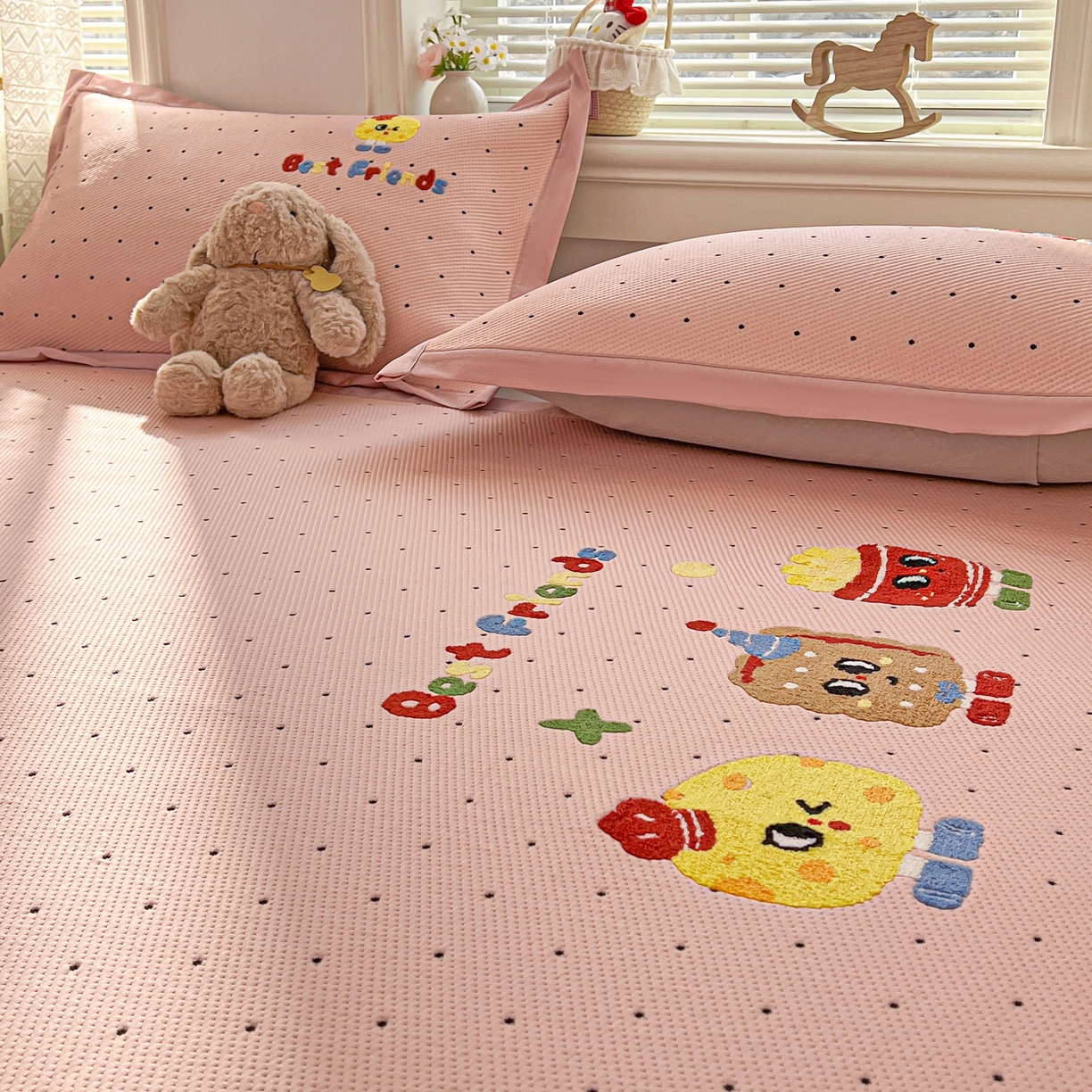 91家纺网 家纺一手货源 找家纺 十里居 2026新款A类凉感PE毛巾绣提花凉席席子-奶酪饼干系列 奶酪饼干-波点粉