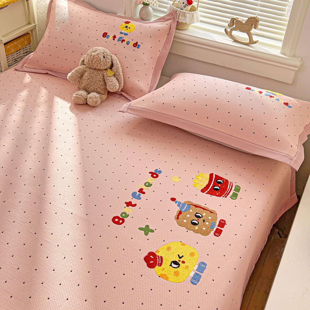 91家纺网 家纺一手货源 找家纺 十里居 2026新款A类凉感PE毛巾绣提花凉席席子-奶酪饼干系列 奶酪饼干-波点粉