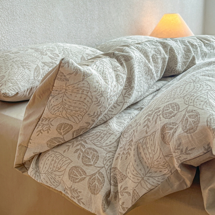 91家纺网 家纺一手货源 找家纺 恋人优选 2026新款全棉纯棉三层提花四件套 茎叶时光-咖