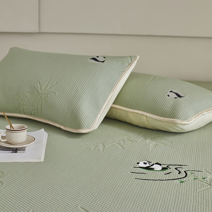 91家纺网 家纺一手货源 找家纺 千朵森 2026新款冰岛冰感丝绿野仙踪床笠款凉席三件套 绿野仙踪-竹叶青