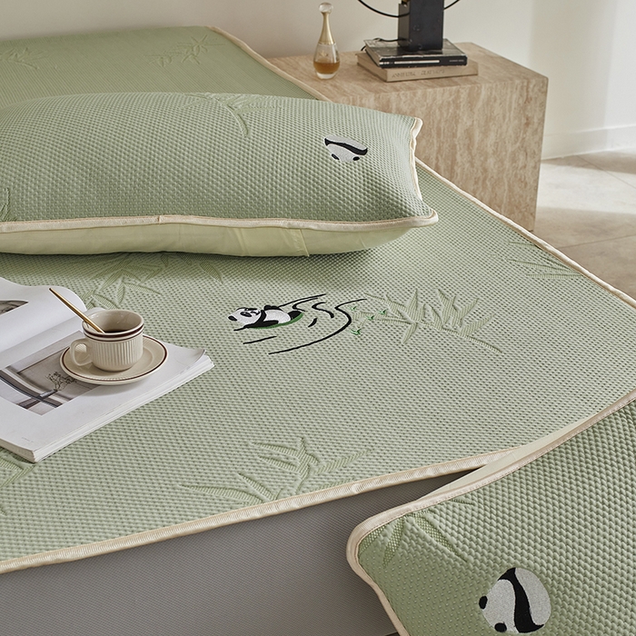 91家纺网 家纺一手货源 找家纺 千朵森 2026新款冰岛冰感丝绿野仙踪床笠款凉席三件套 绿野仙踪-竹叶青