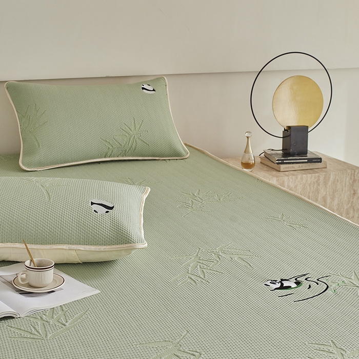 91家纺网 家纺一手货源 找家纺 千朵森 2026新款冰岛冰感丝绿野仙踪床笠款凉席三件套 绿野仙踪-竹叶青