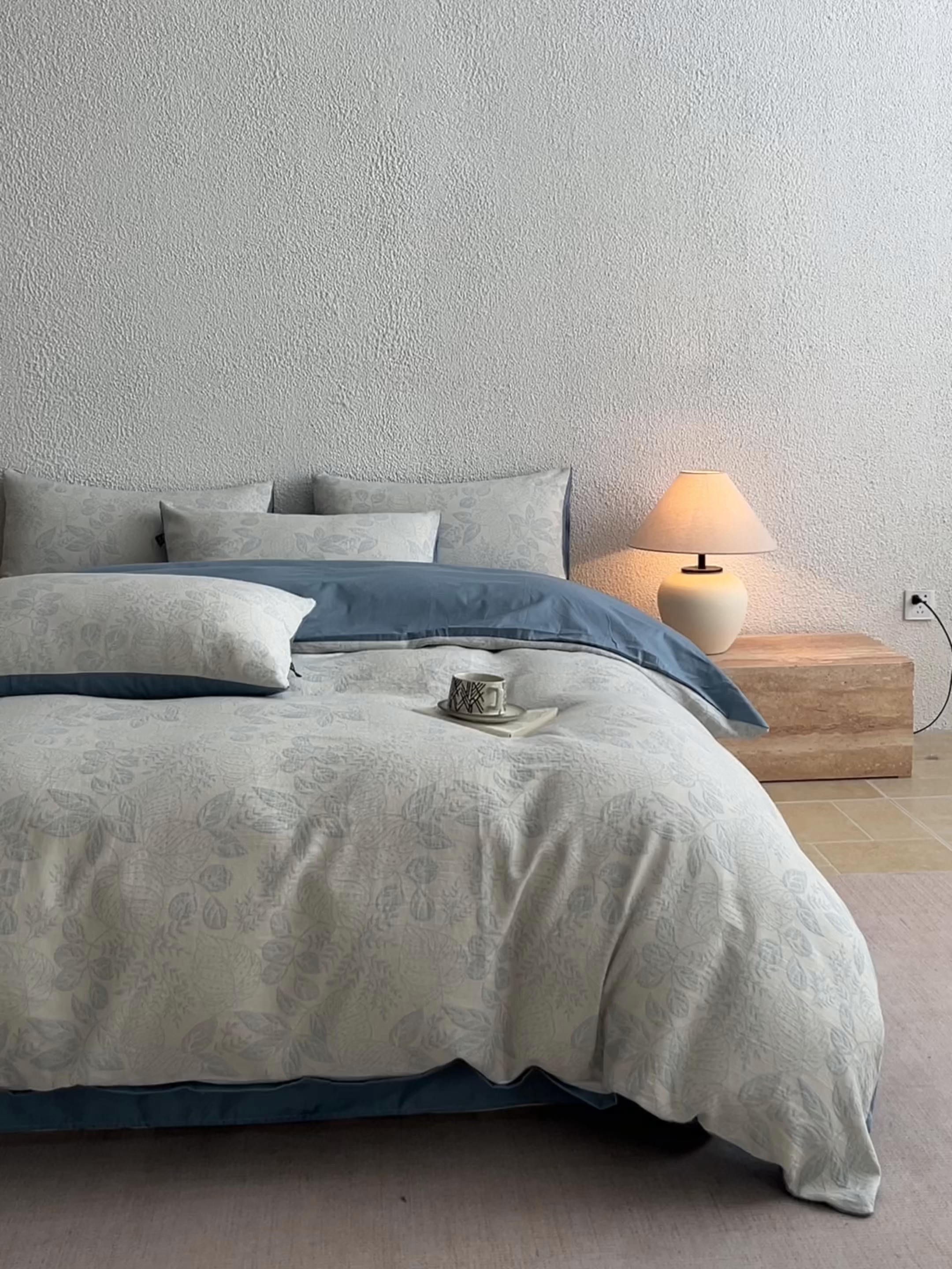 91家纺网 家纺一手货源 找家纺 恋人优选 2026新款全棉纯棉三层提花四件套 茎叶时光-兰