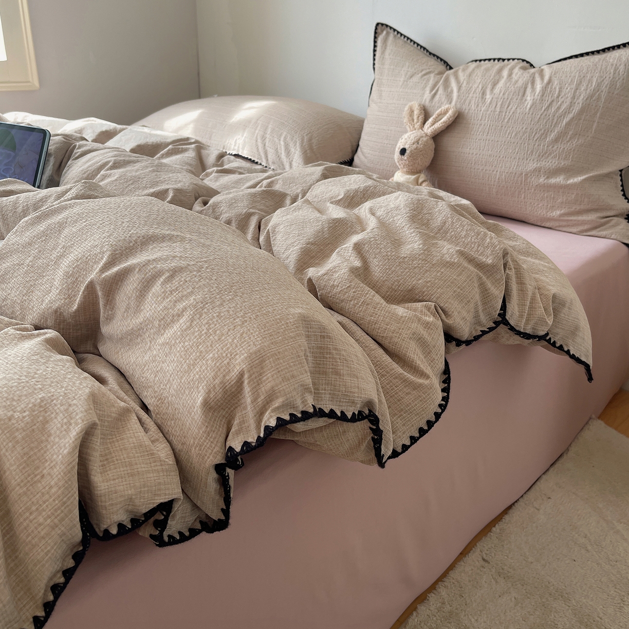 91家纺网 家纺一手货源 找家纺 凯洛奇 2026新款色织阳离子贝壳边四件套 阳离子-奶咖