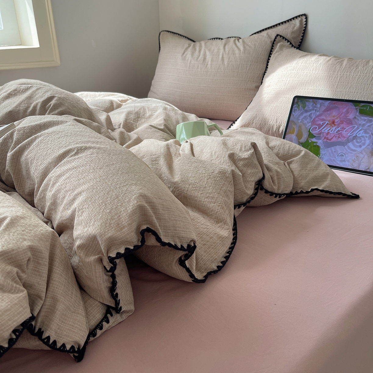 91家纺网 家纺一手货源 找家纺 凯洛奇 2026新款色织阳离子贝壳边四件套 阳离子-奶咖