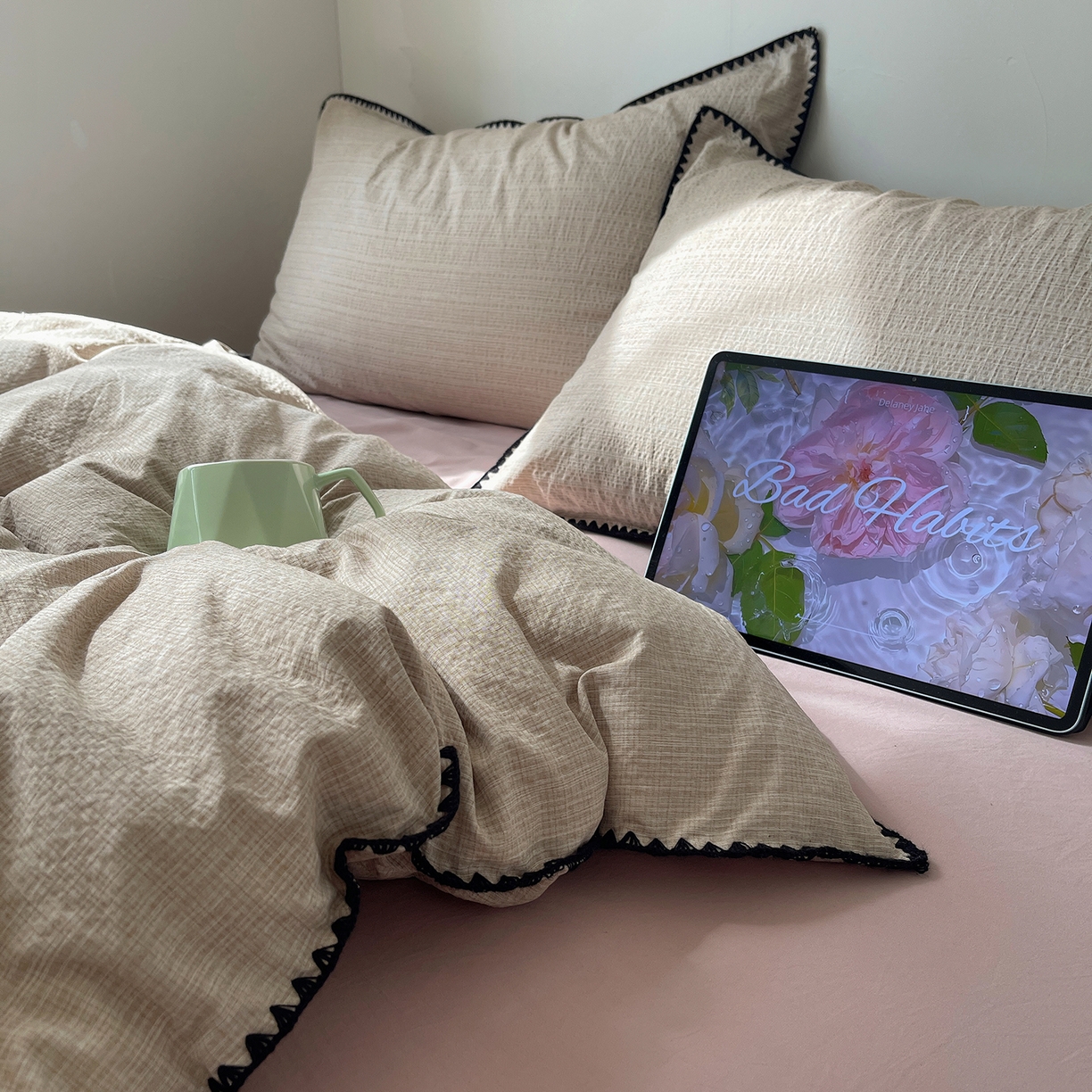 91家纺网 家纺一手货源 找家纺 凯洛奇 2026新款色织阳离子贝壳边四件套 阳离子-奶咖