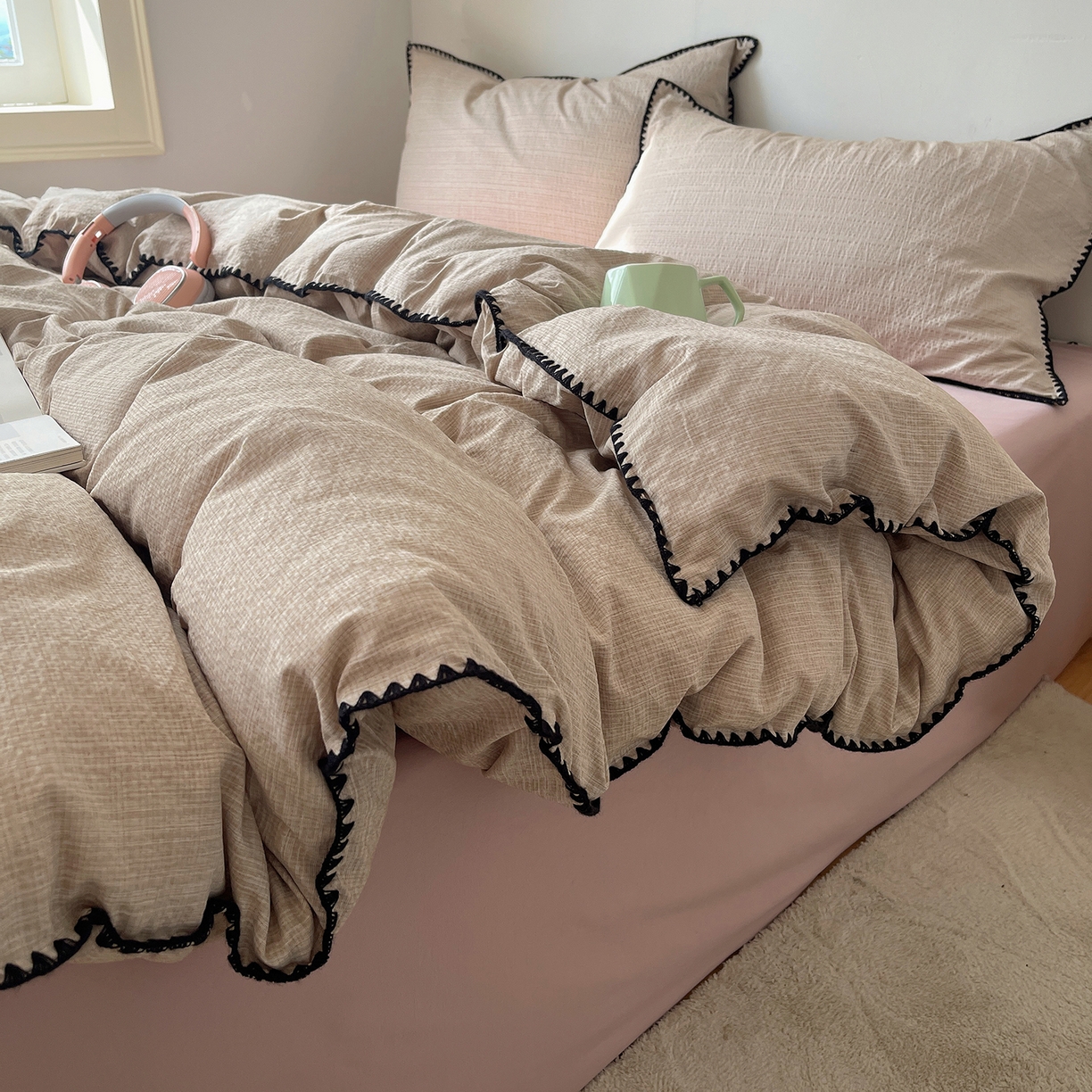 91家纺网 家纺一手货源 找家纺 凯洛奇 2026新款色织阳离子贝壳边四件套 阳离子-奶咖