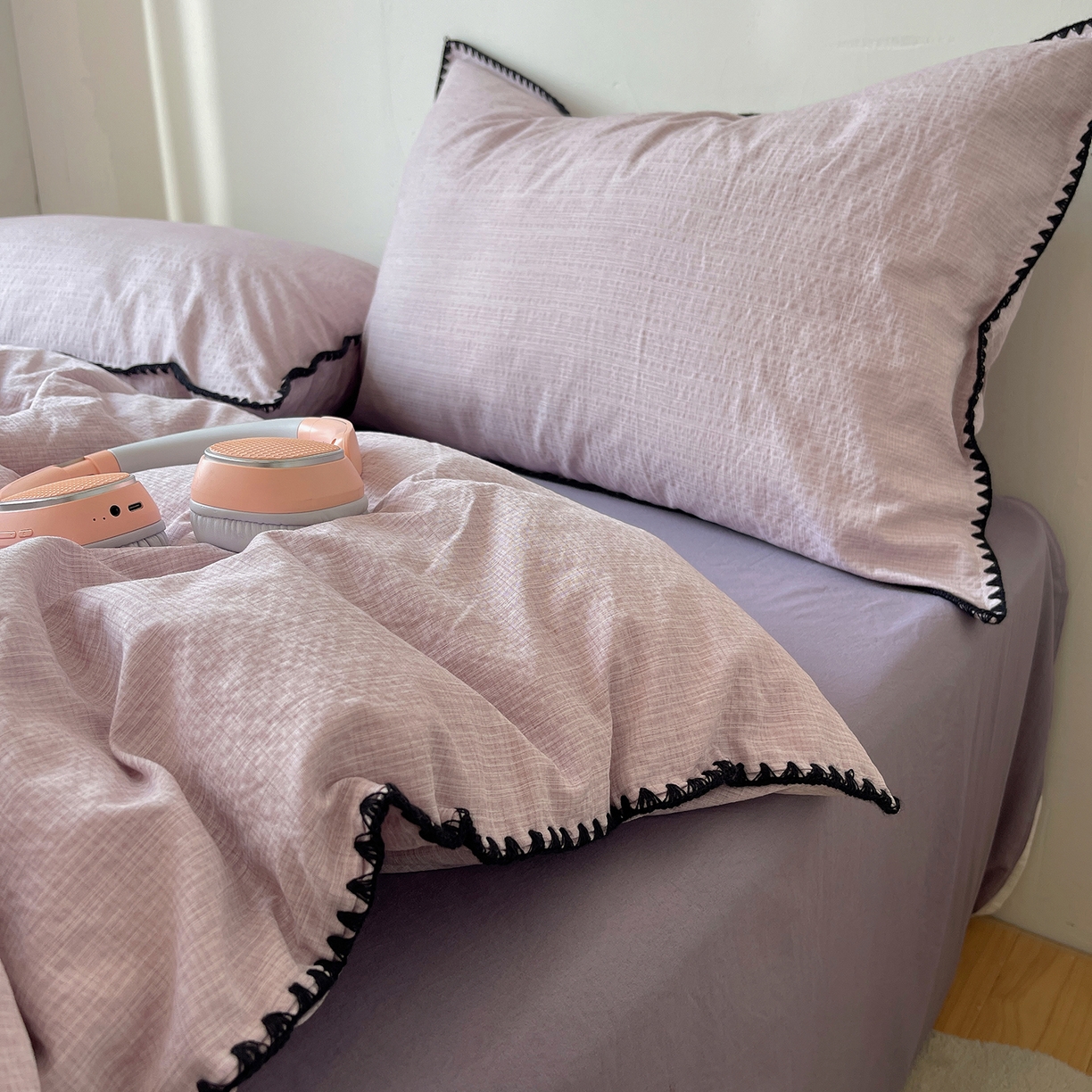 91家纺网 家纺一手货源 找家纺 凯洛奇 2026新款色织阳离子贝壳边四件套 阳离子-烟紫