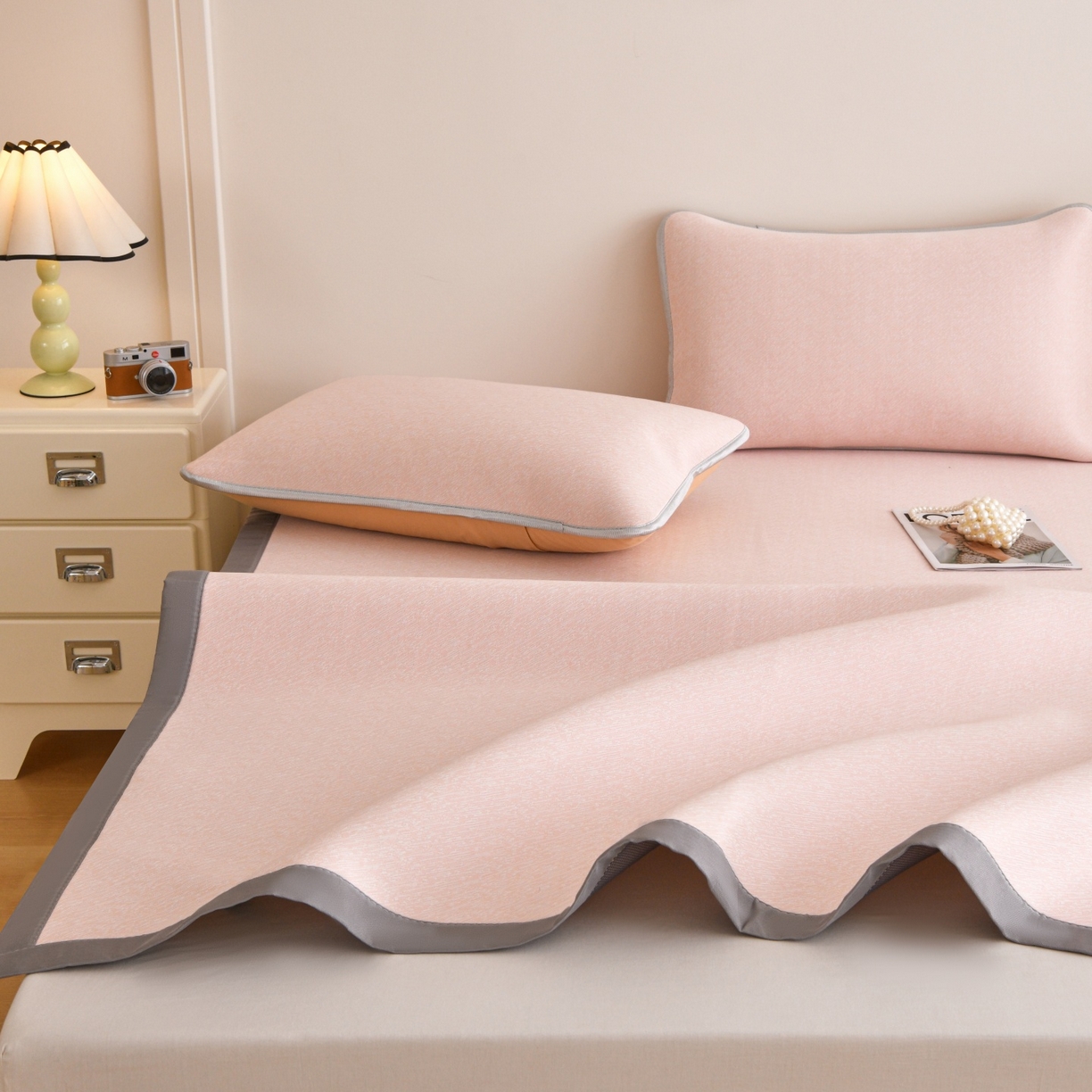 91家纺网 家纺一手货源 找家纺 金艾草 2026新款PE冰豆豆席凉感凉席单件席子平铺款 豆豆凉席-粉色