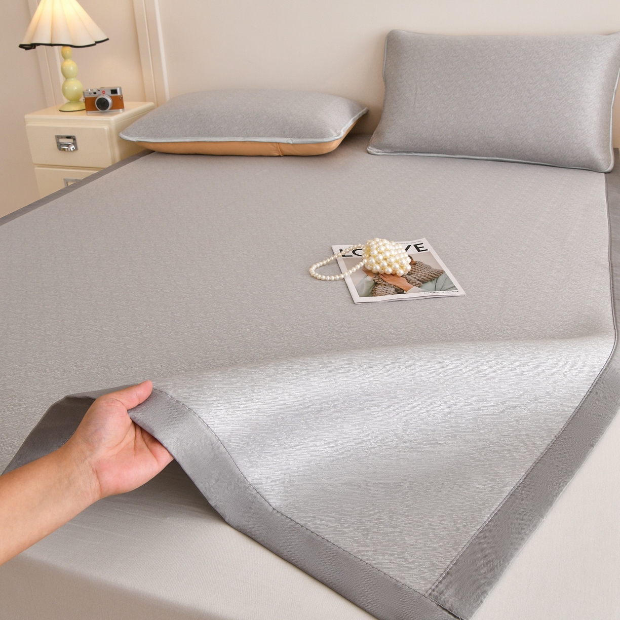 91家纺网 家纺一手货源 找家纺 金艾草 2026新款PE冰豆豆席凉感凉席单件席子平铺款 豆豆凉席-灰色