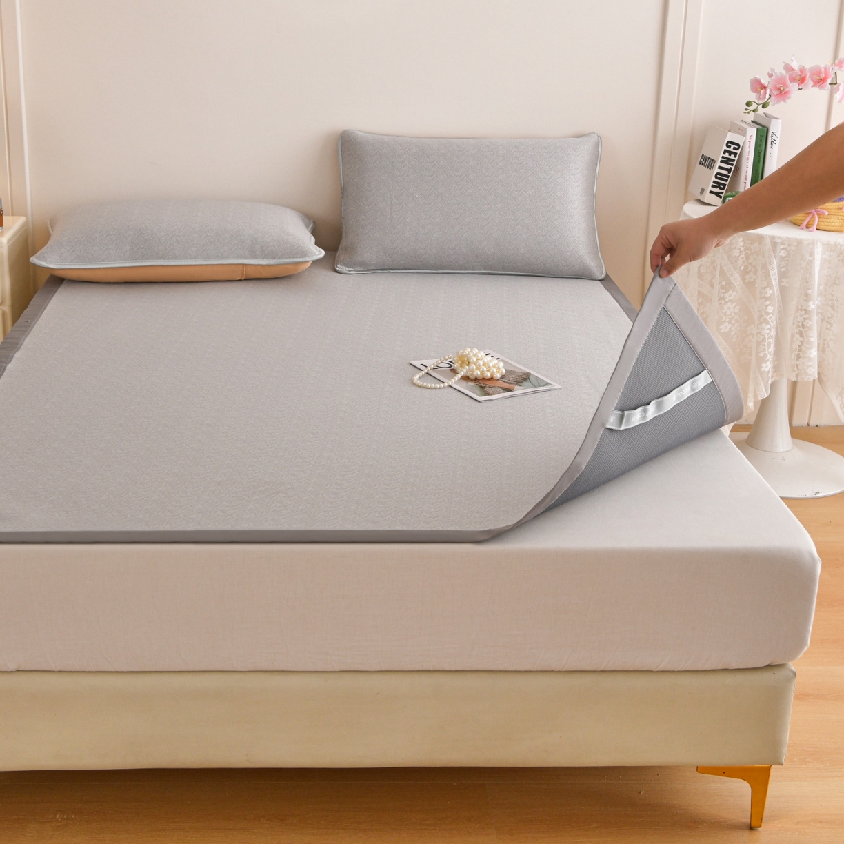 91家纺网 家纺一手货源 找家纺 金艾草 2026新款PE冰豆豆席凉感凉席单件席子平铺款 豆豆凉席-灰色