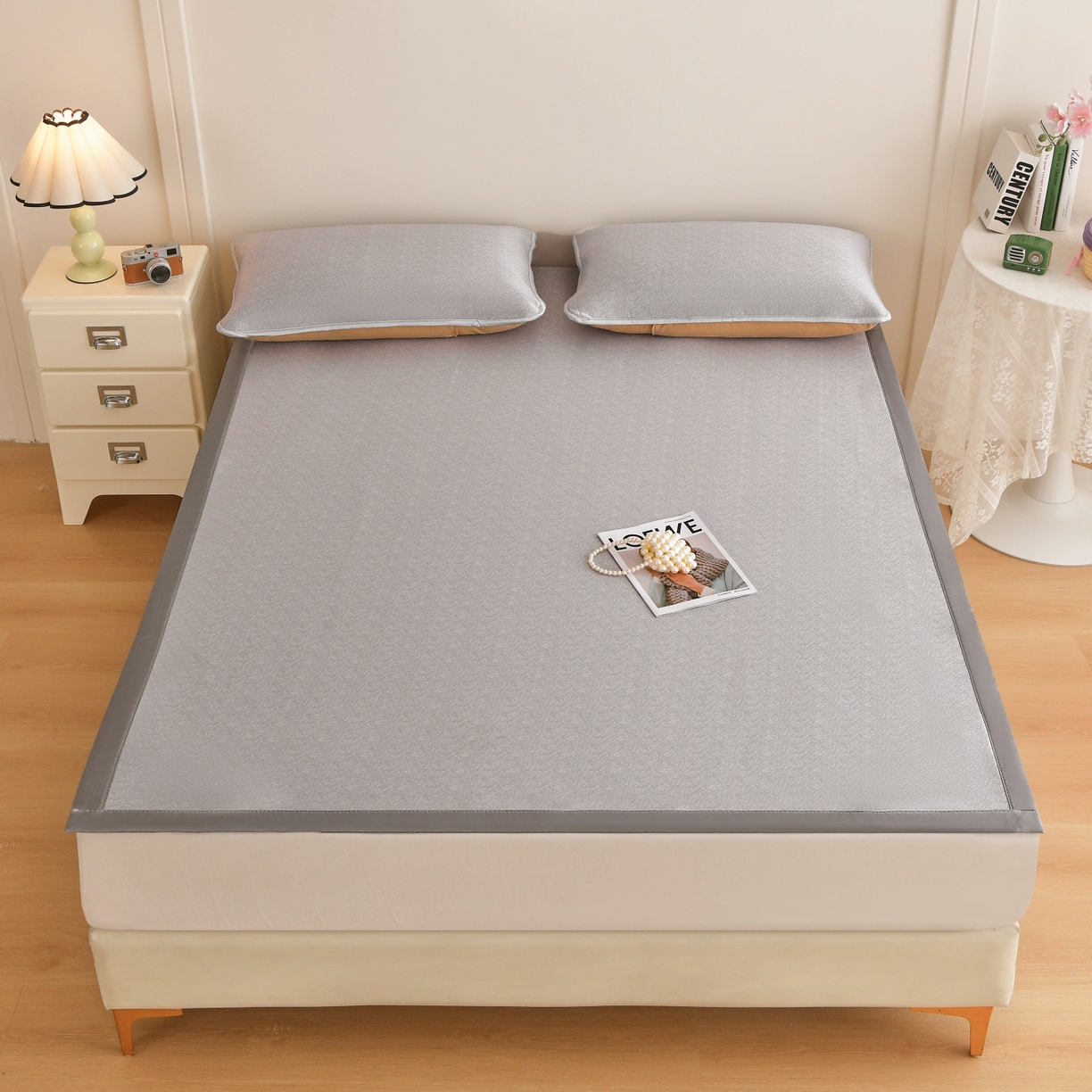 91家纺网 家纺一手货源 找家纺 金艾草 2026新款PE冰豆豆席凉感凉席单件席子平铺款 豆豆凉席-灰色