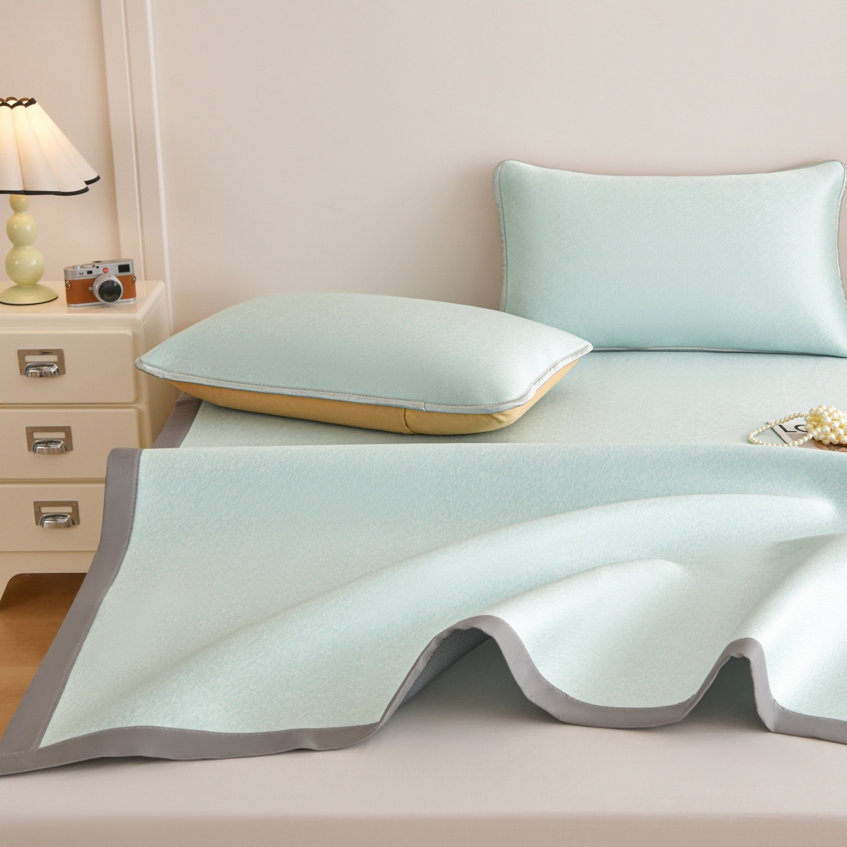 91家纺网 家纺一手货源 找家纺 金艾草 2026新款PE冰豆豆席凉感凉席单件席子平铺款 豆豆凉席-浅蓝