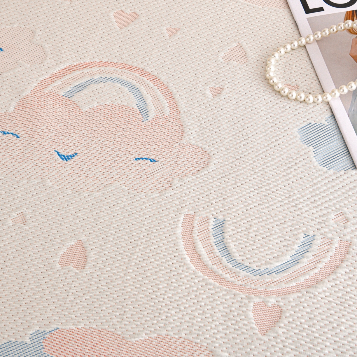 91家纺网 家纺一手货源 找家纺 金艾草 2026新款PE冰豆豆席凉感凉席单件席子平铺款 凉豆豆凉席-彩云粉