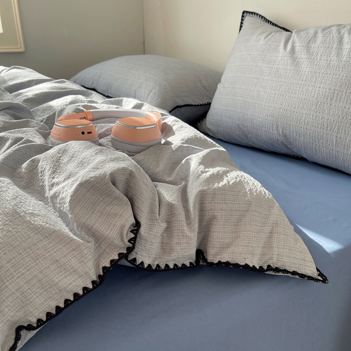 91家纺网 家纺一手货源 找家纺 凯洛奇 2026新款色织阳离子贝壳边四件套 阳离子-云灰