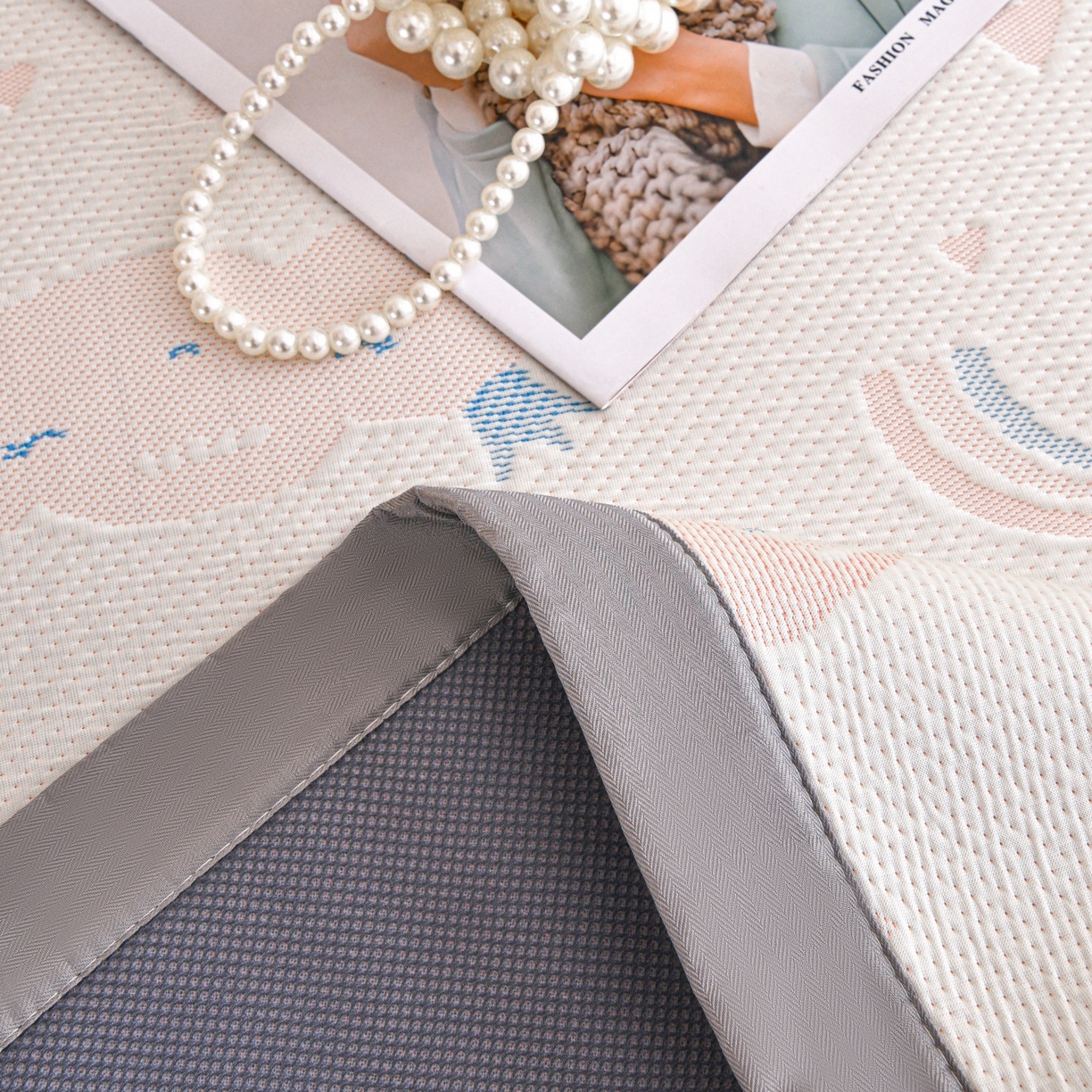 91家纺网 家纺一手货源 找家纺 金艾草 2026新款PE冰豆豆席凉感凉席单件席子平铺款 凉豆豆凉席-彩云粉