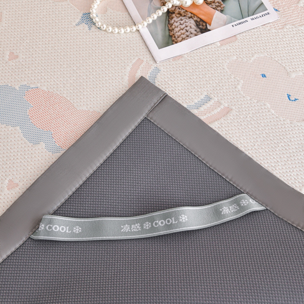 91家纺网 家纺一手货源 找家纺 金艾草 2026新款PE冰豆豆席凉感凉席单件席子平铺款 凉豆豆凉席-彩云粉