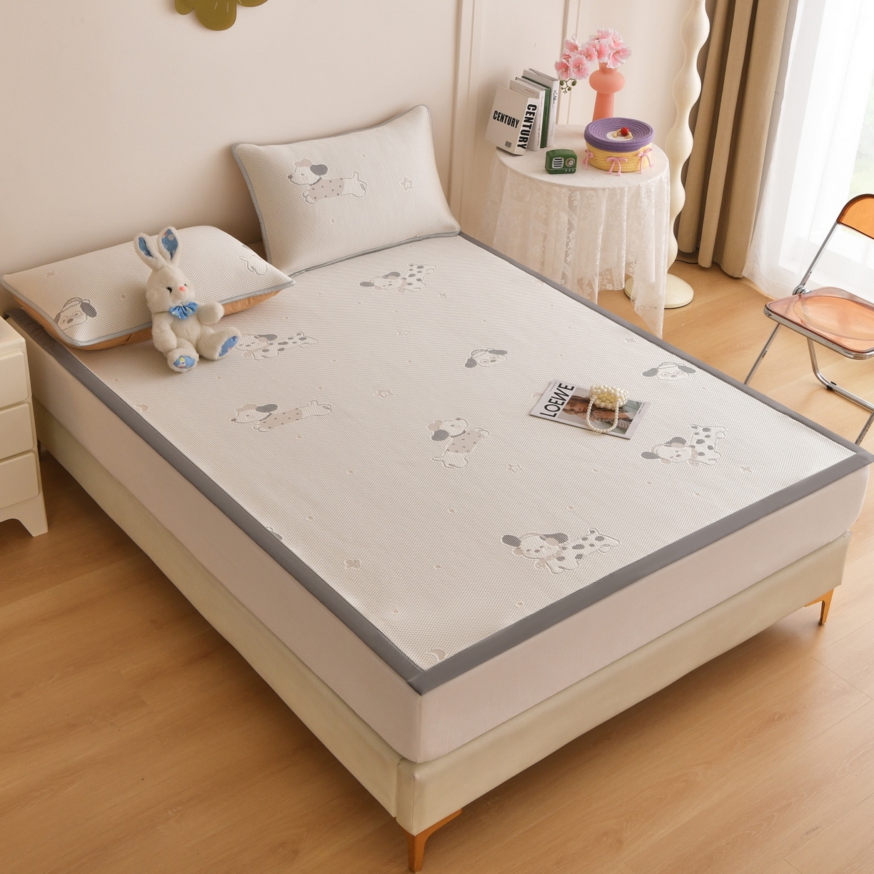 91家纺网 家纺一手货源 找家纺 金艾草 2026新款PE冰豆豆席凉感凉席单件席子平铺款 凉豆豆凉席-香肠狗卡其