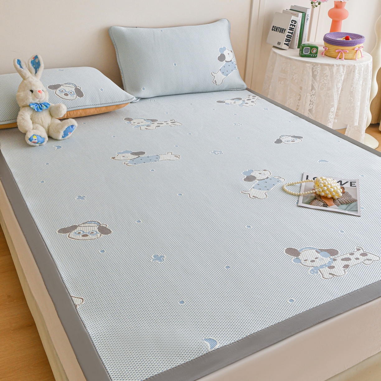 91家纺网 家纺一手货源 找家纺 金艾草 2026新款PE冰豆豆席凉感凉席单件席子平铺款 凉豆豆凉席-香肠狗蓝