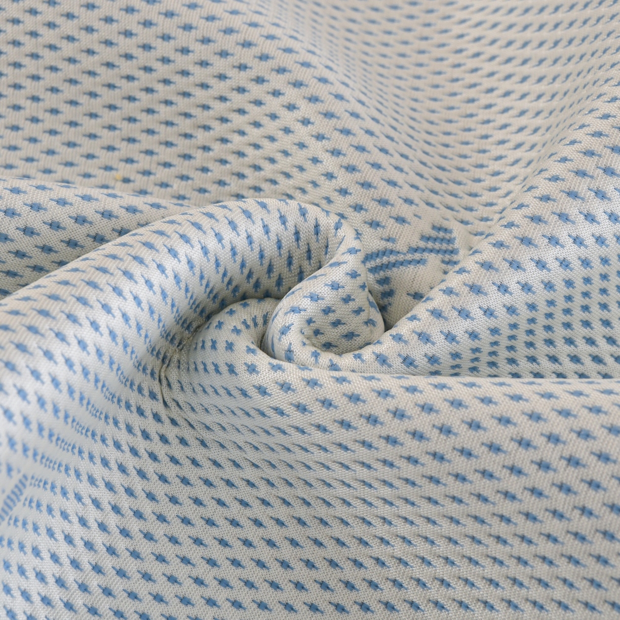 91家纺网 家纺一手货源 找家纺 金艾草 2026新款PE冰豆豆席凉感凉席单件席子平铺款 凉豆豆凉席-香肠狗蓝