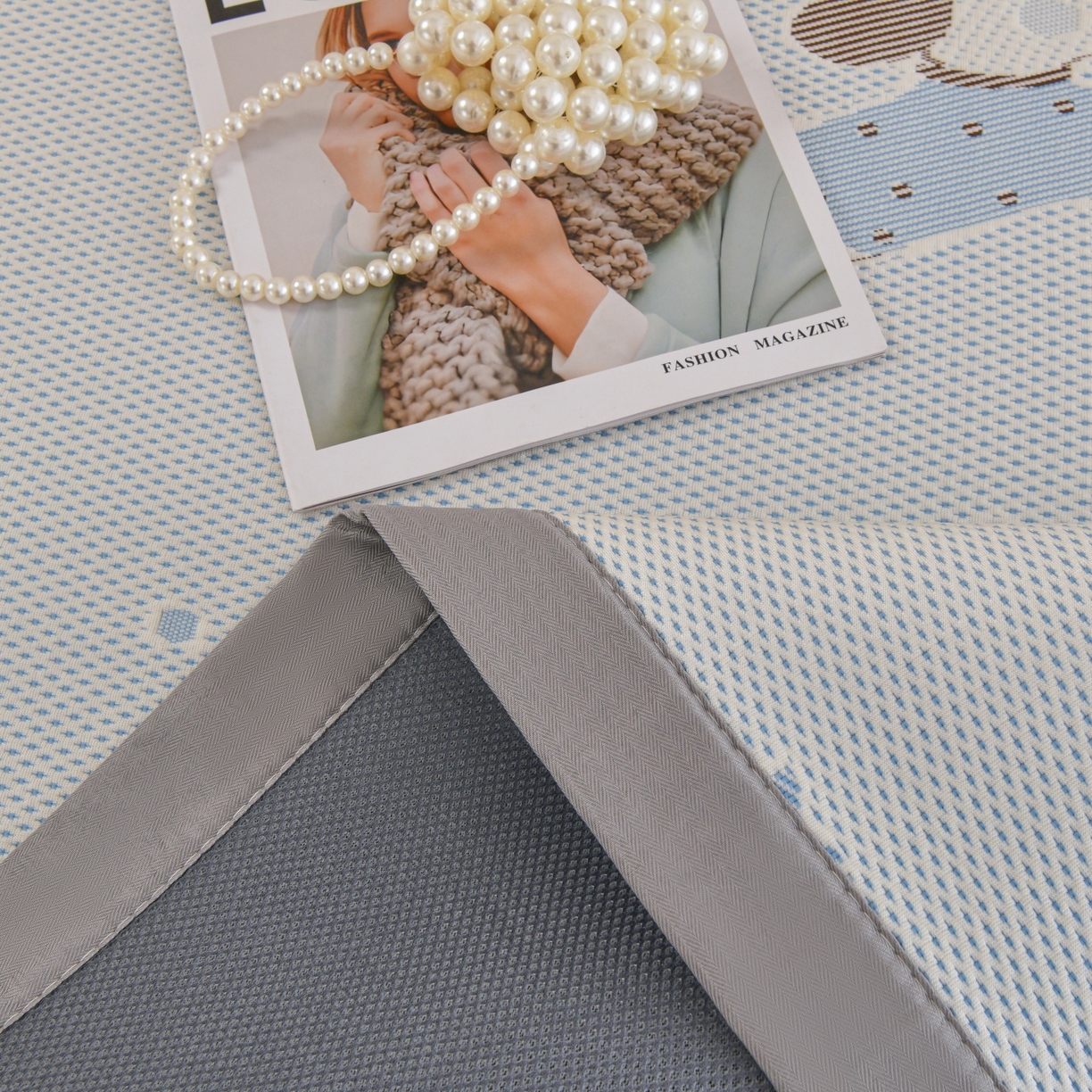 91家纺网 家纺一手货源 找家纺 金艾草 2026新款PE冰豆豆席凉感凉席单件席子平铺款 凉豆豆凉席-香肠狗蓝