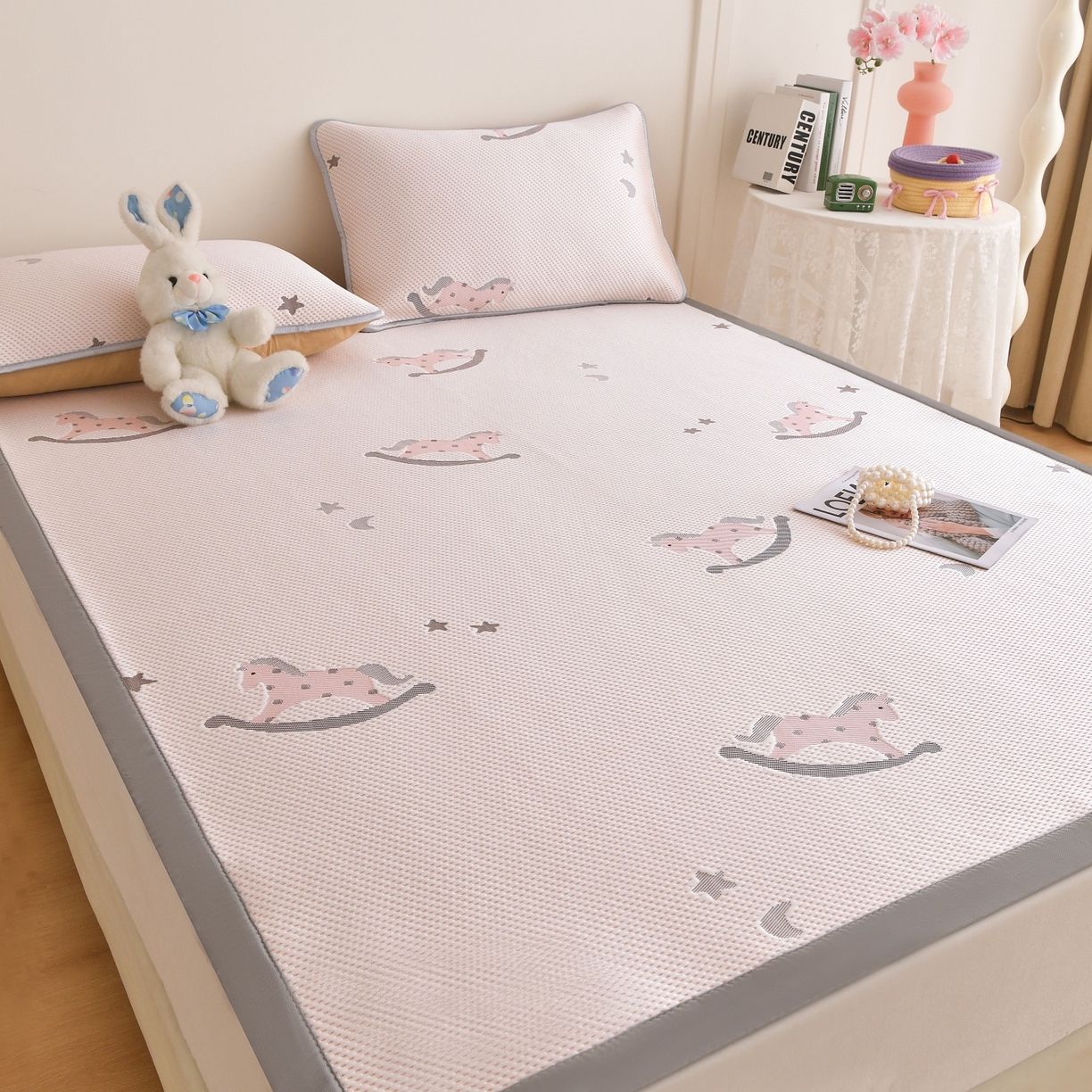 91家纺网 家纺一手货源 找家纺 金艾草 2026新款PE冰豆豆席凉感凉席单件席子平铺款 凉豆豆凉席-小马粉