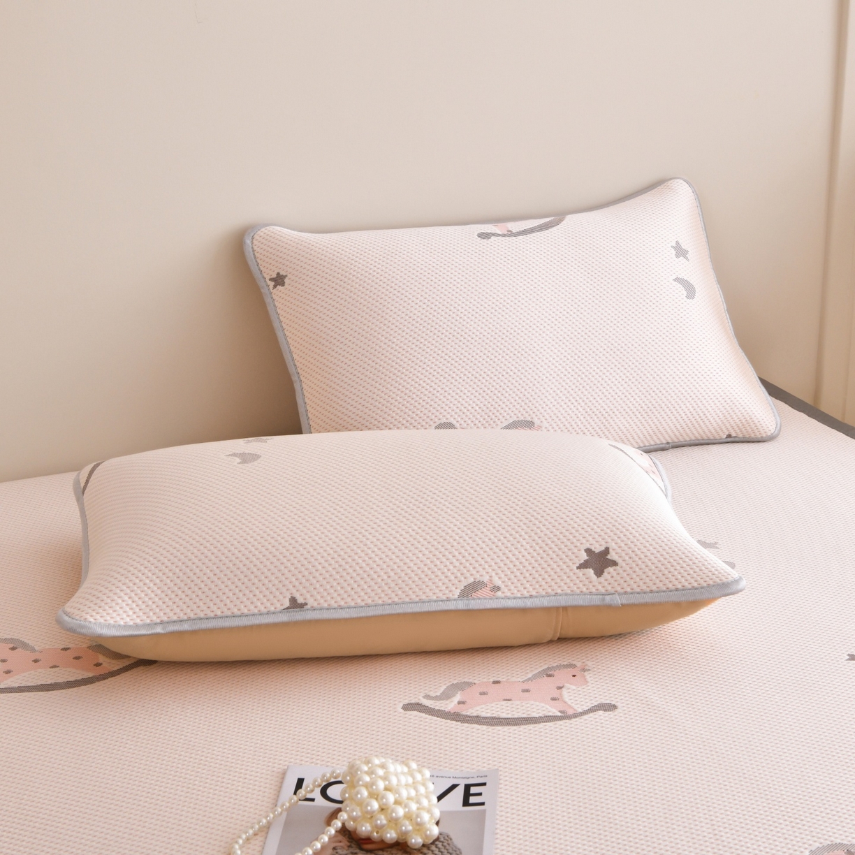 91家纺网 家纺一手货源 找家纺 金艾草 2026新款PE冰豆豆席凉感凉席单件席子平铺款 凉豆豆凉席-小马粉