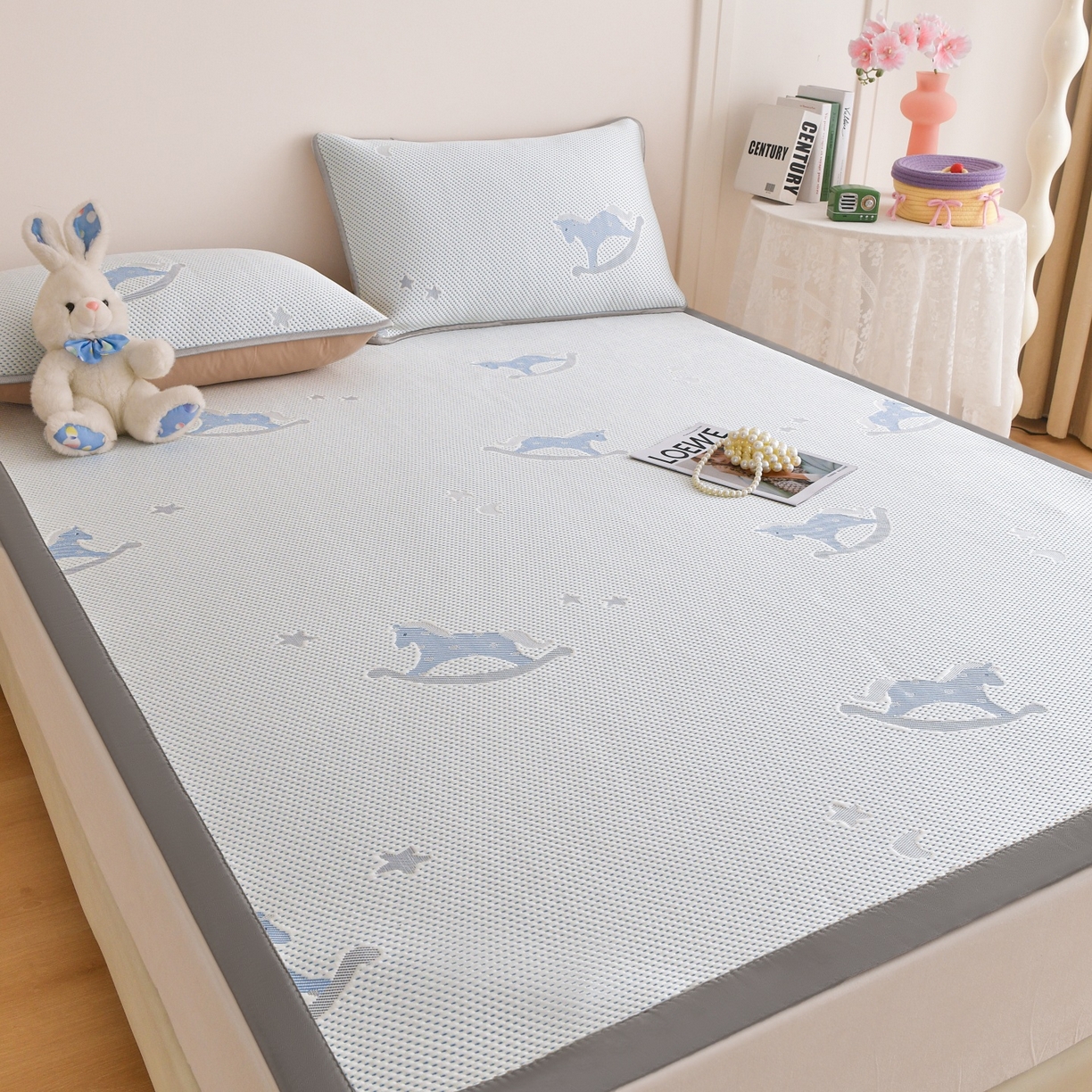 91家纺网 家纺一手货源 找家纺 金艾草 2026新款PE冰豆豆席凉感凉席单件席子平铺款 凉豆豆凉席-小马蓝