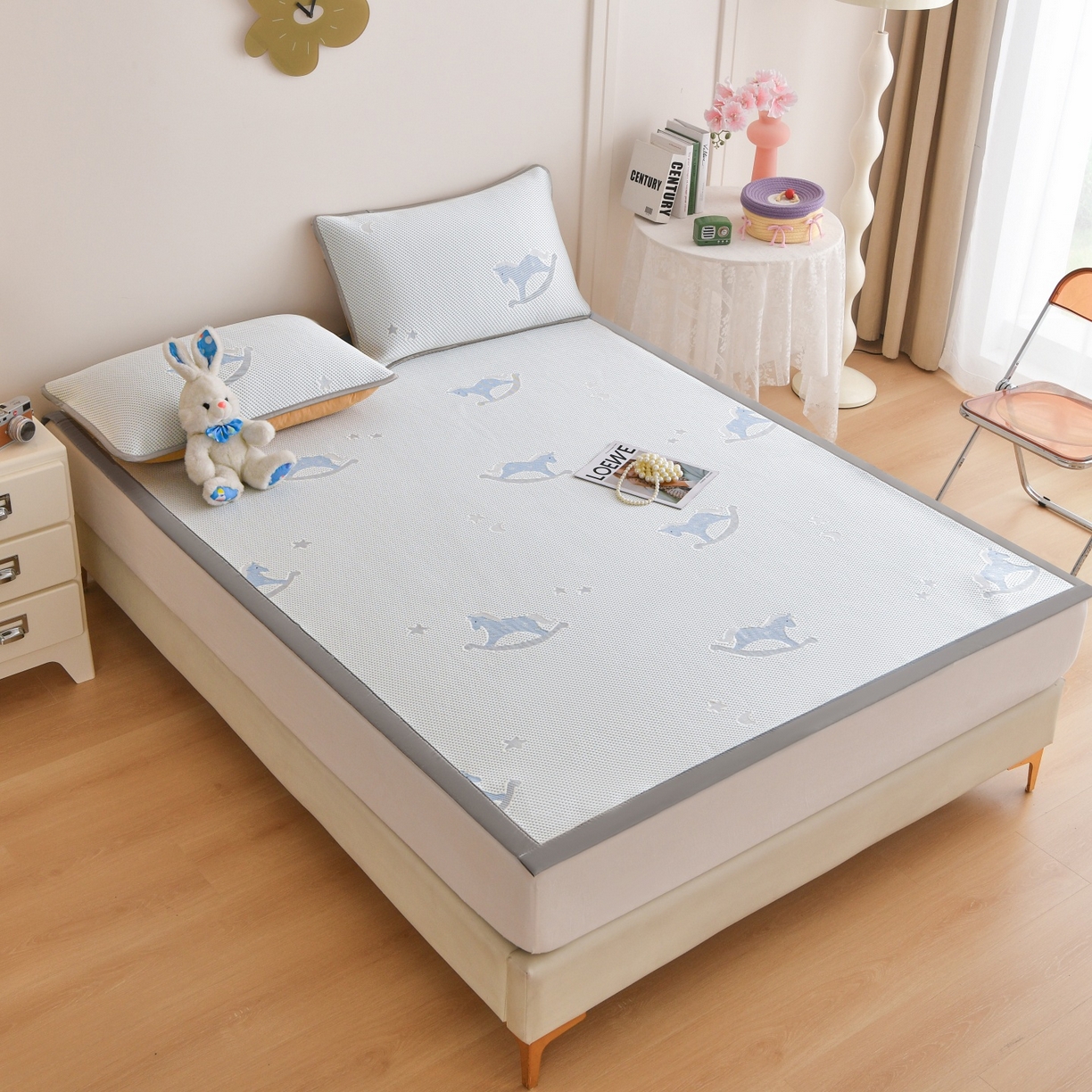 91家纺网 家纺一手货源 找家纺 金艾草 2026新款PE冰豆豆席凉感凉席单件席子平铺款 凉豆豆凉席-小马蓝