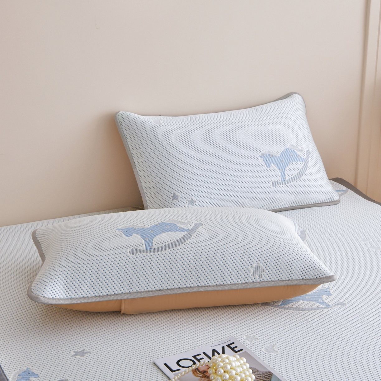 91家纺网 家纺一手货源 找家纺 金艾草 2026新款PE冰豆豆席凉感凉席单件席子平铺款 凉豆豆凉席-小马蓝